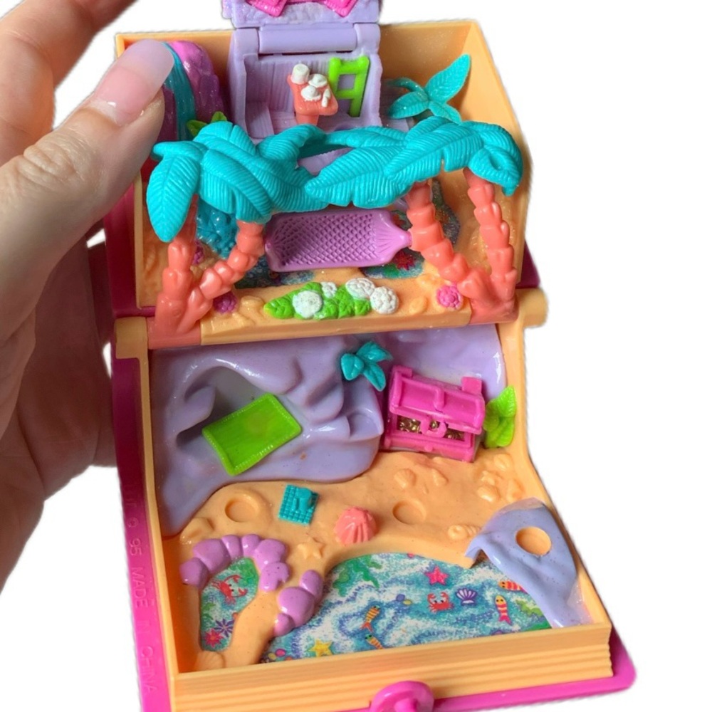 Vintage 1995 Polly Pocket Bluebird Glitter Island